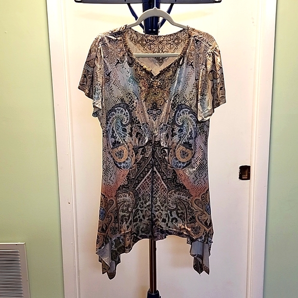 Soft satin type long shirt - Picture 1 of 7